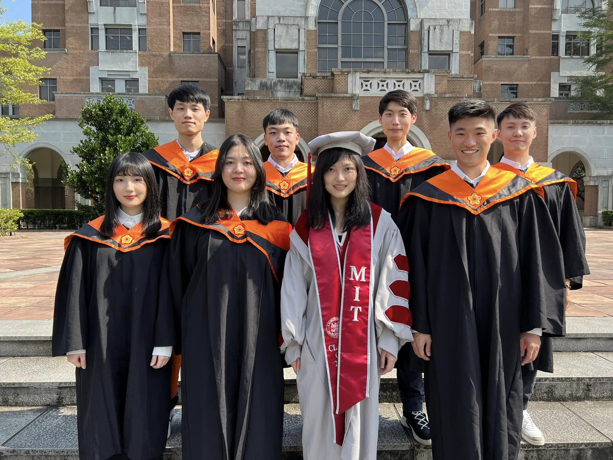 Nov. '22. The E3 Group pioneers graduation photos.