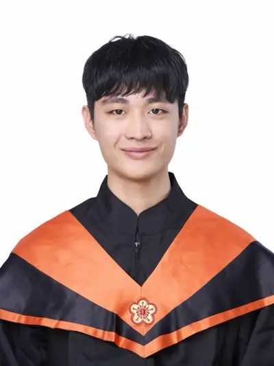 En-Yi Chou (Derek) 周恩毅