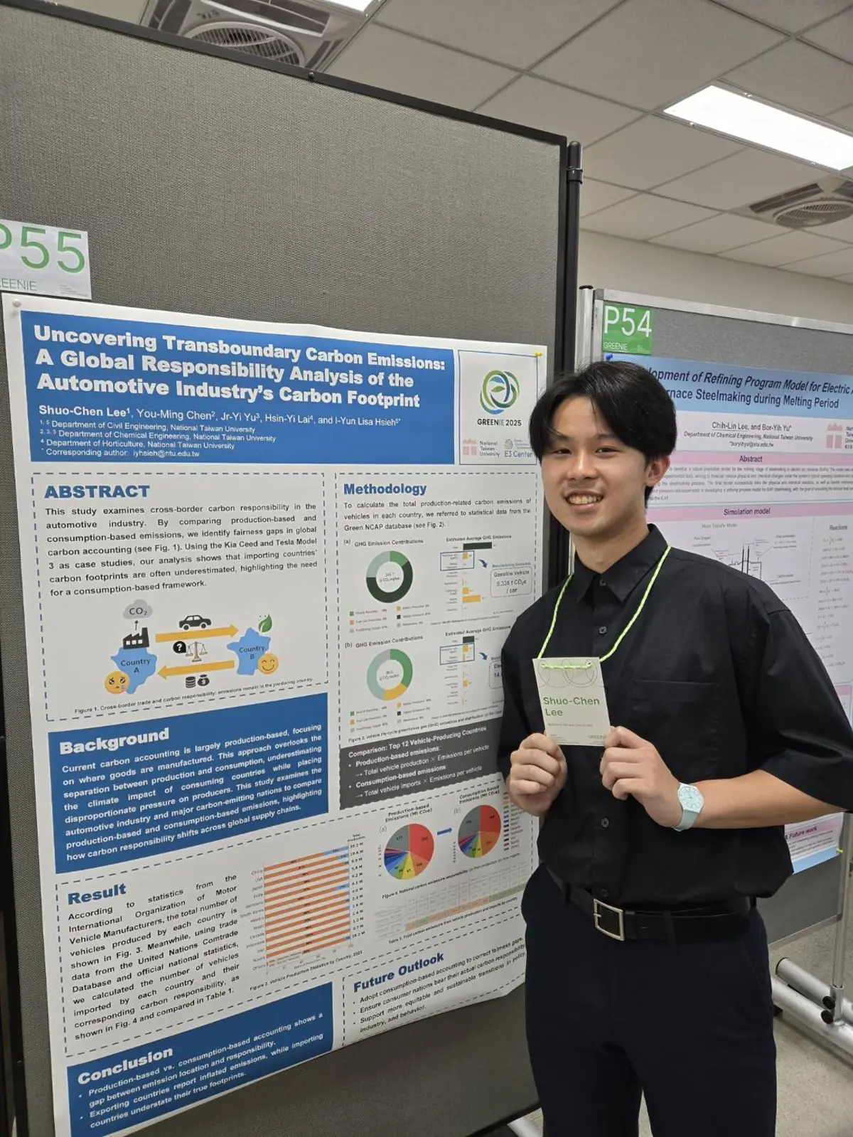 Shuo-Chen Lee presents his poster at the 2025 GREENIE Conference
