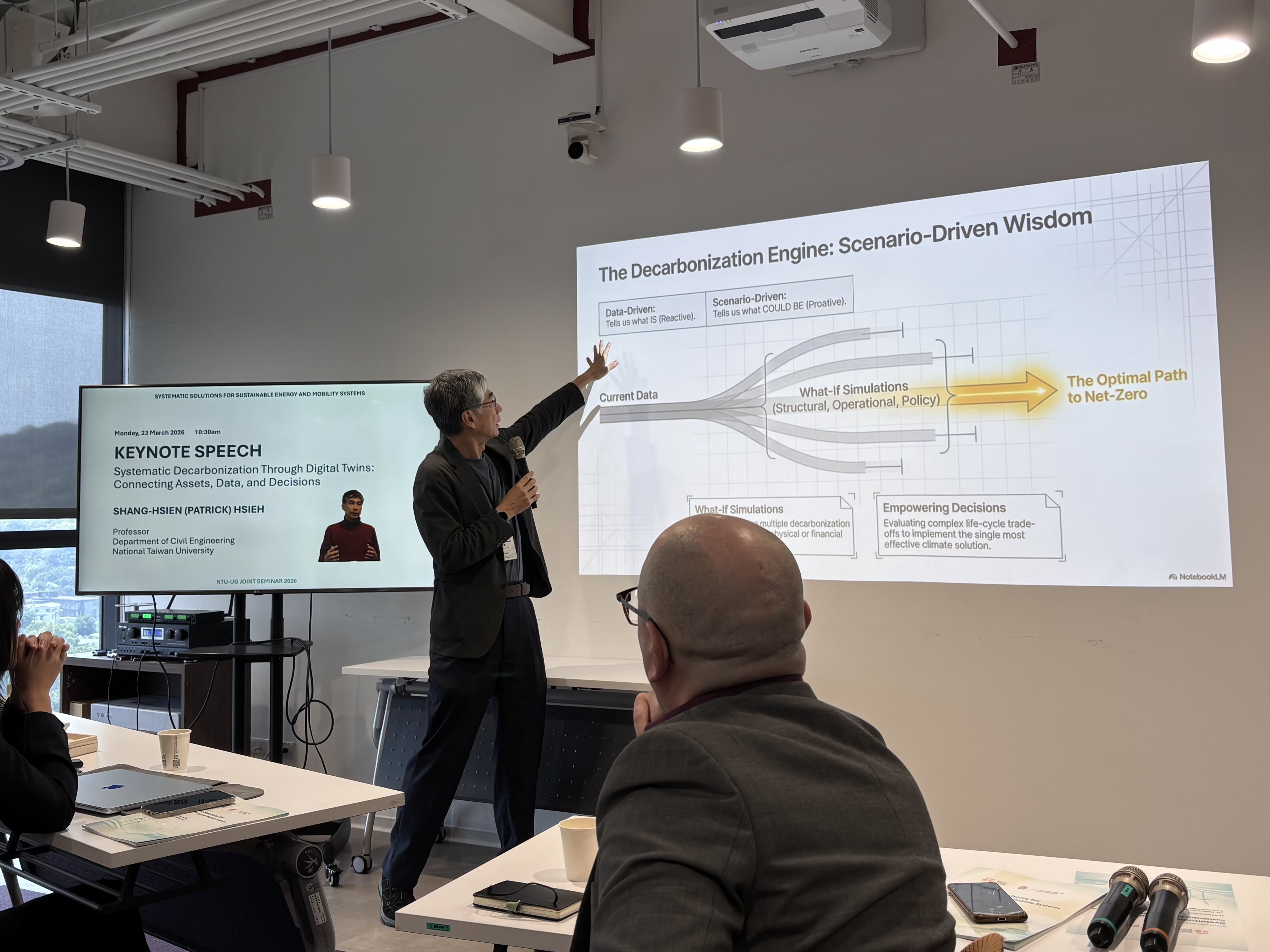 Prof. Shang-Hsien Hsieh giving Keynote Speech